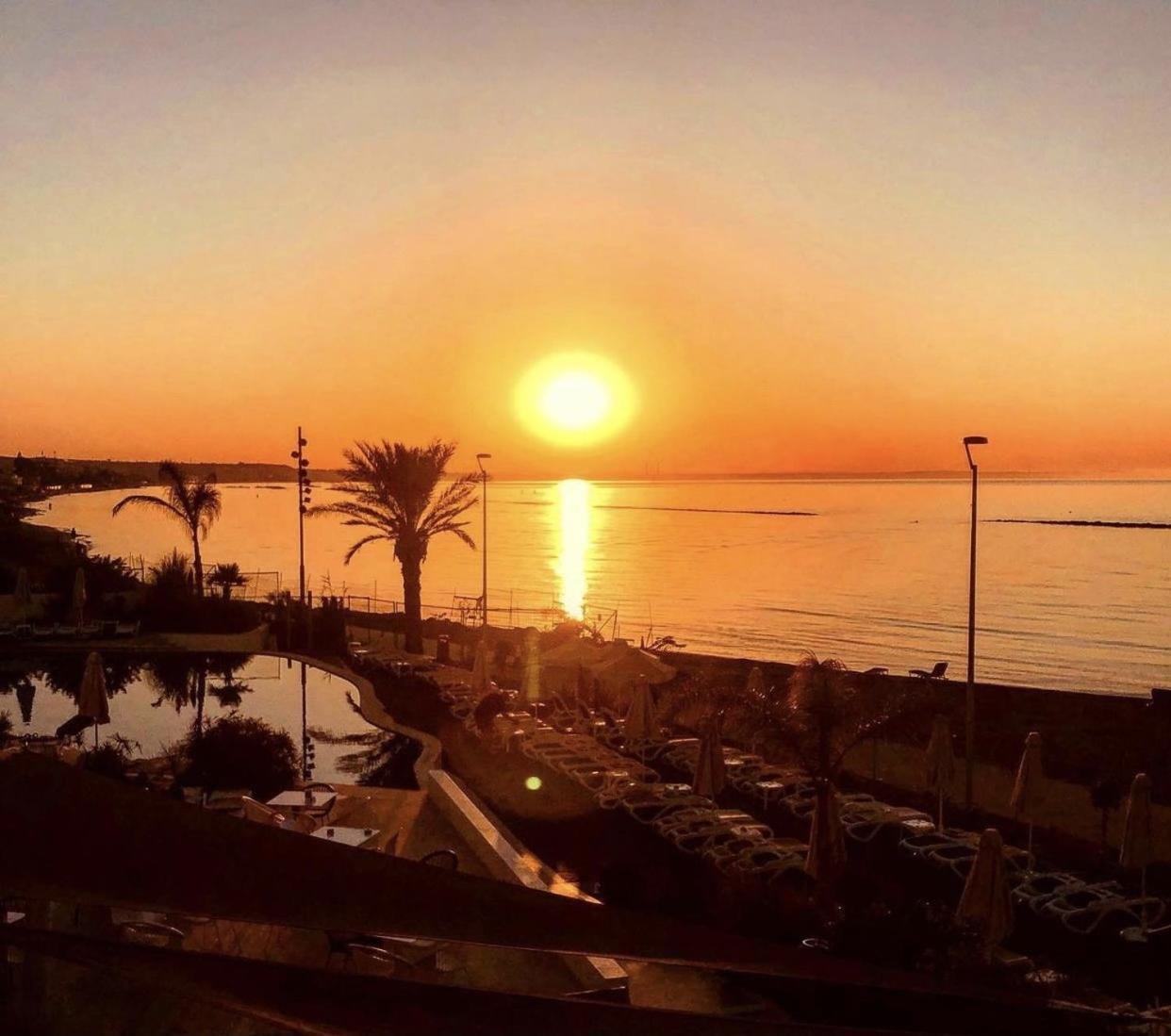 Lebay Beach Hotel Larnaca Exterior photo